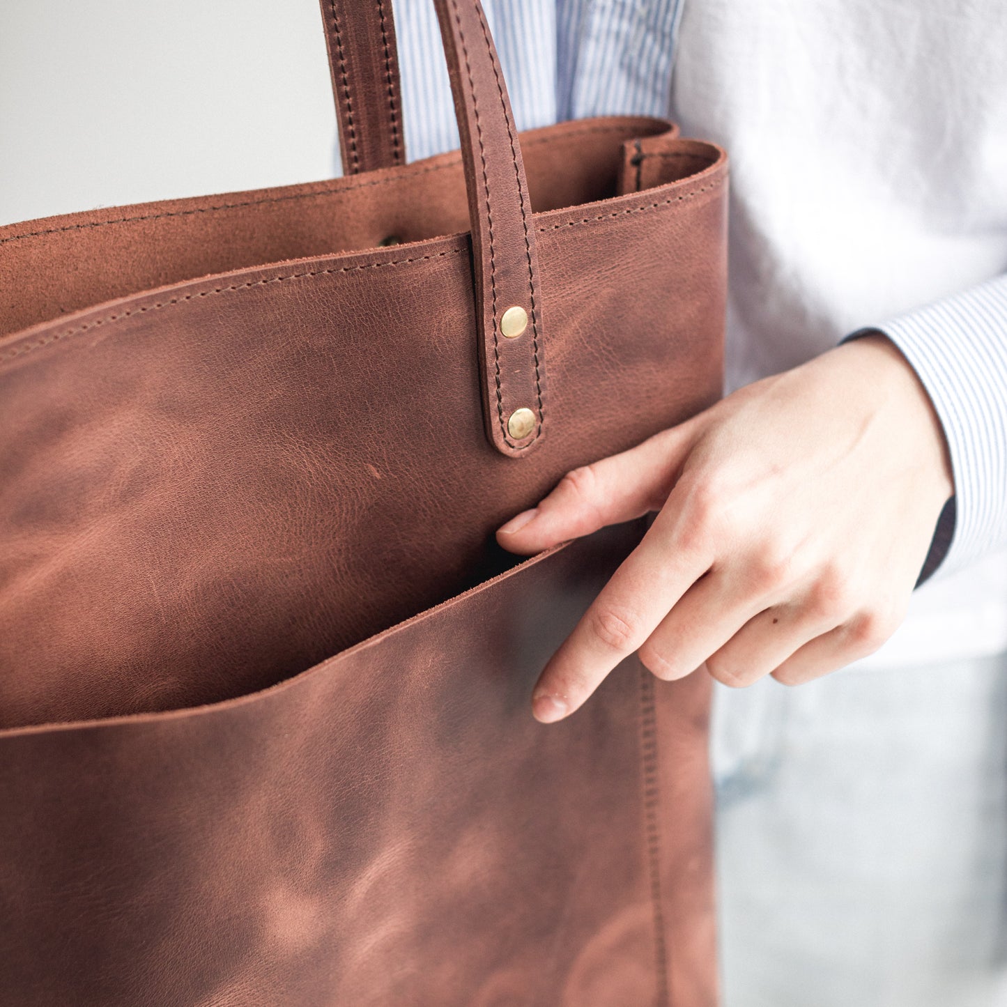 Leather shoulder bag