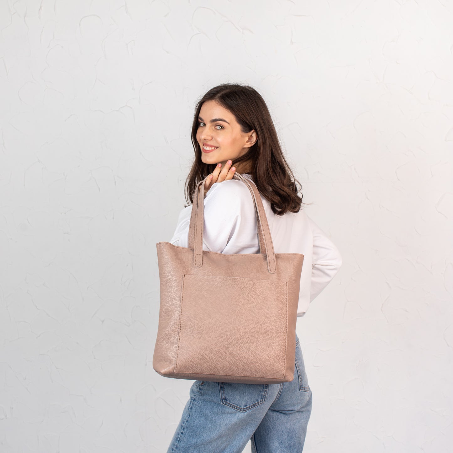 Woolly Beige pebbled leather tote bag