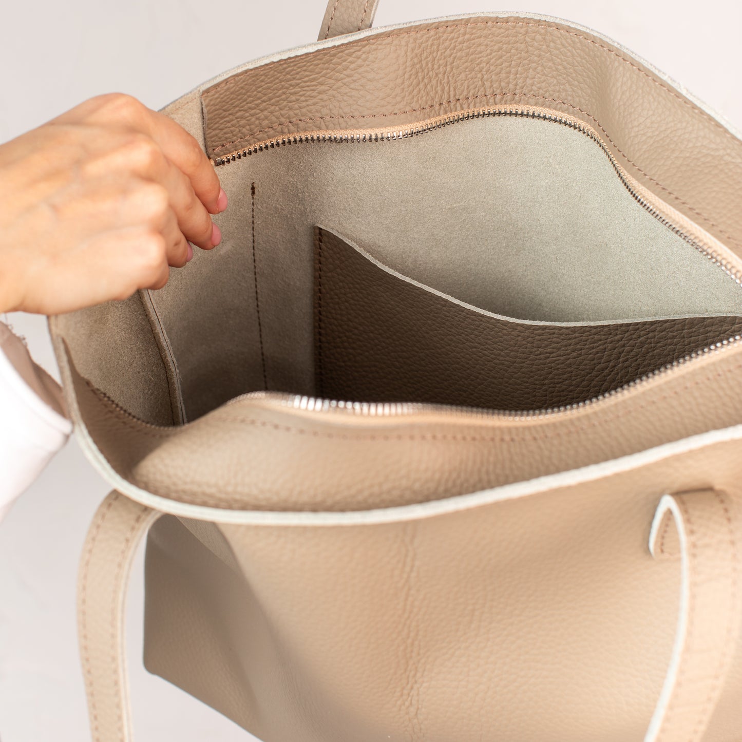 Stonish Beige pebbled leather tote bag