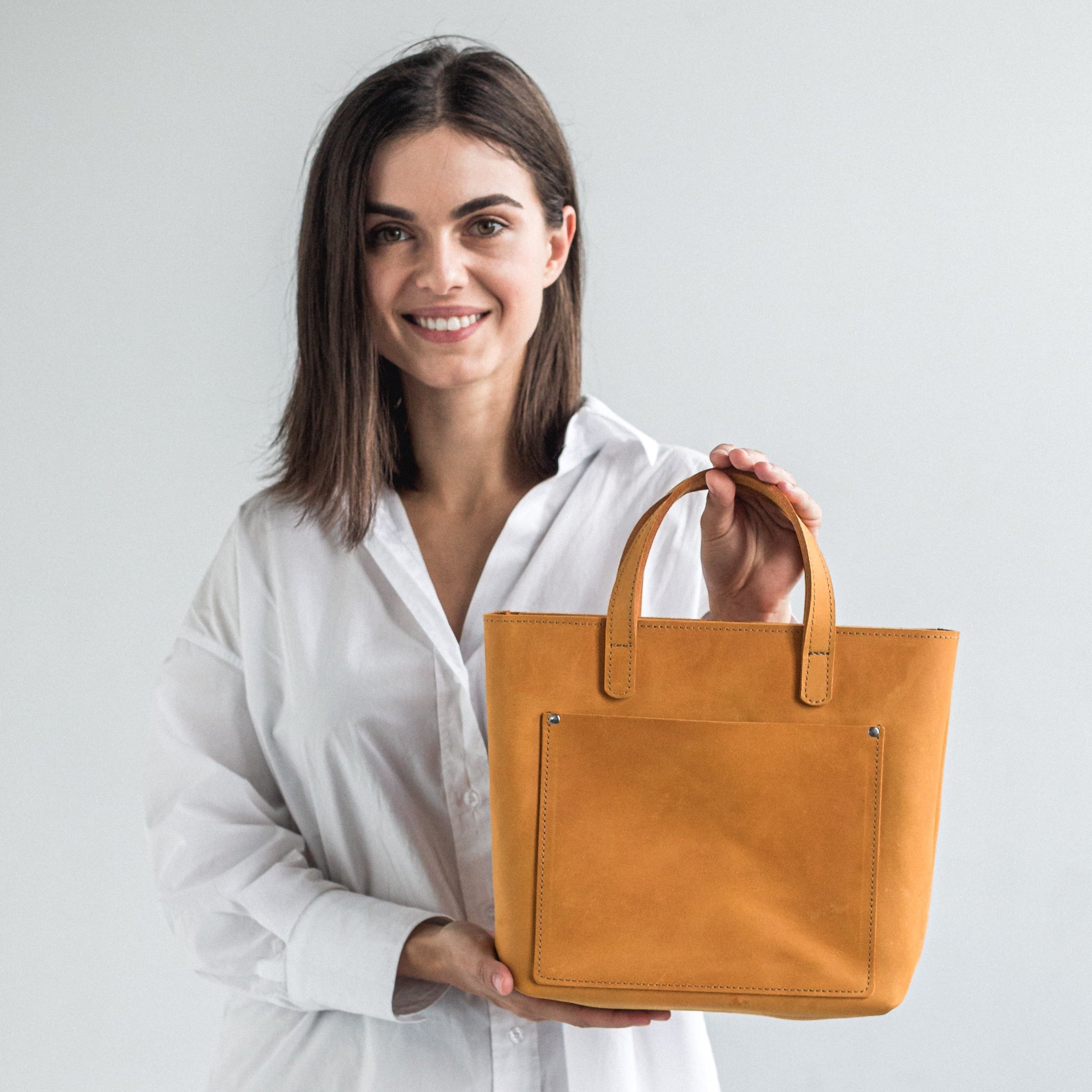 Tan leather 2024 tote handbag